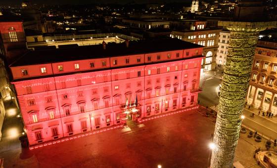 palazzo chigi illuminato di rosso