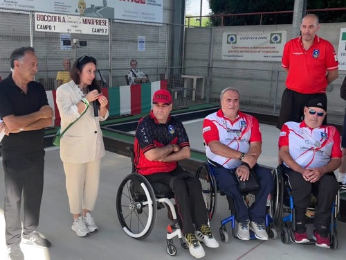 Foto di Gruppo, con il Ministro Locatelli, durante la giornata promozionale di boccia paralimpica sitting organizzata dalla Bocciofila Minorpiese A.S.D.